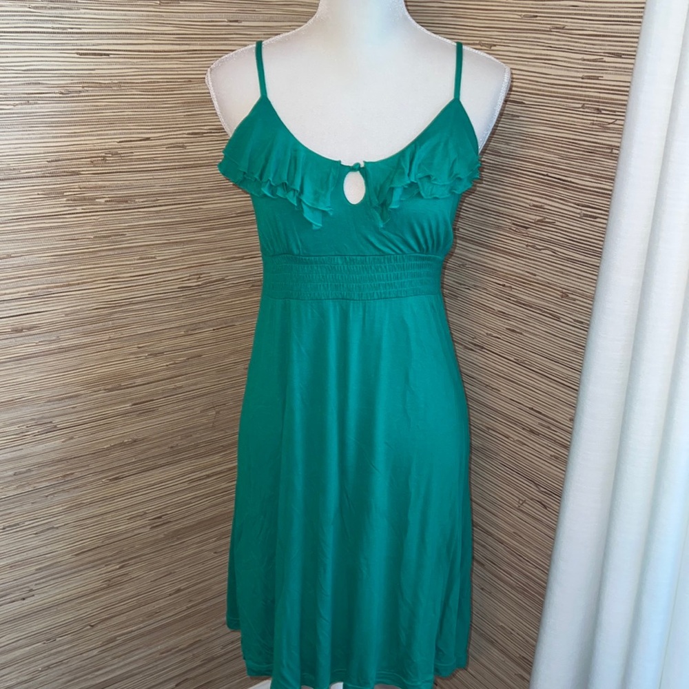 Old navy green small 100% rayon knit sundress. EUC!